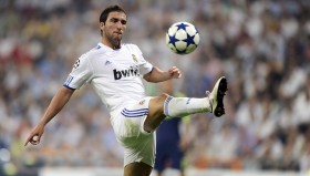 开云官网-Ning新星破纪录表现惊艳，C9未来可期